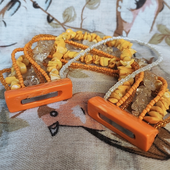 Swirled Orange Lucite Chip Stone 8 Strand Magnet Sunshine Vintage Bracelet - Picture 4 of 6